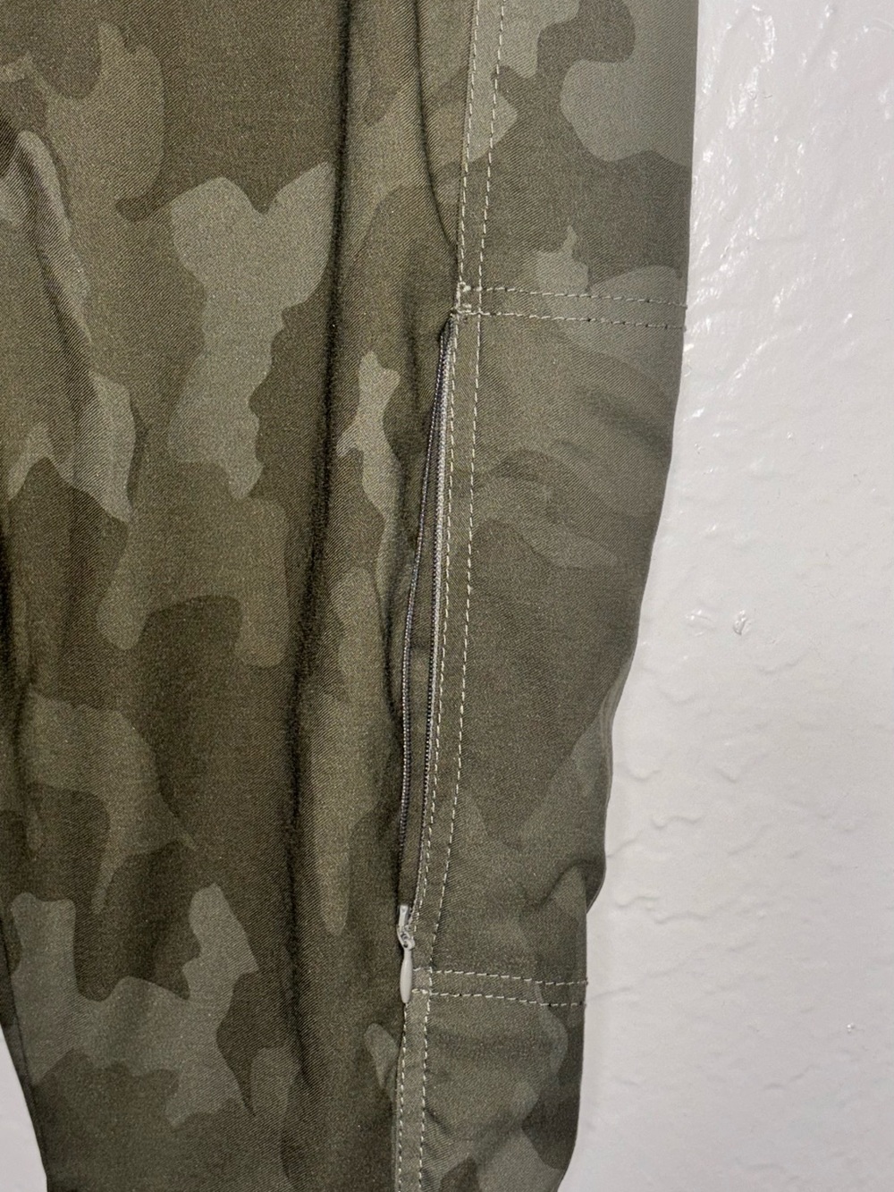 Prana Skinny Fit Green Camo Cargo Pants Size S - Picture 5 of 10
